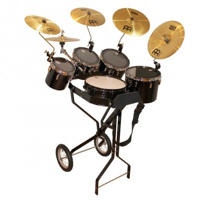 Schlagzeugwagen mit Snare, 4 Toms, Hi-Hat und 4 Becken